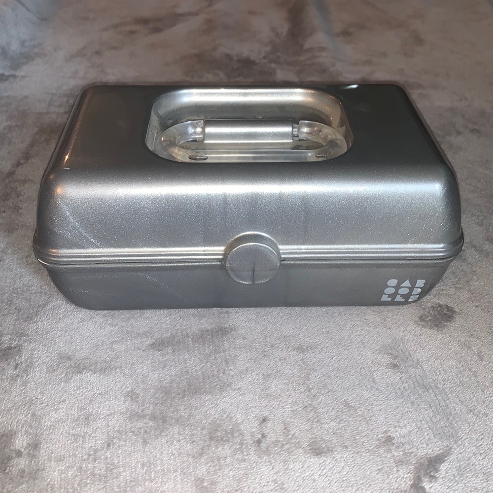 Small Caboodle. Gently used